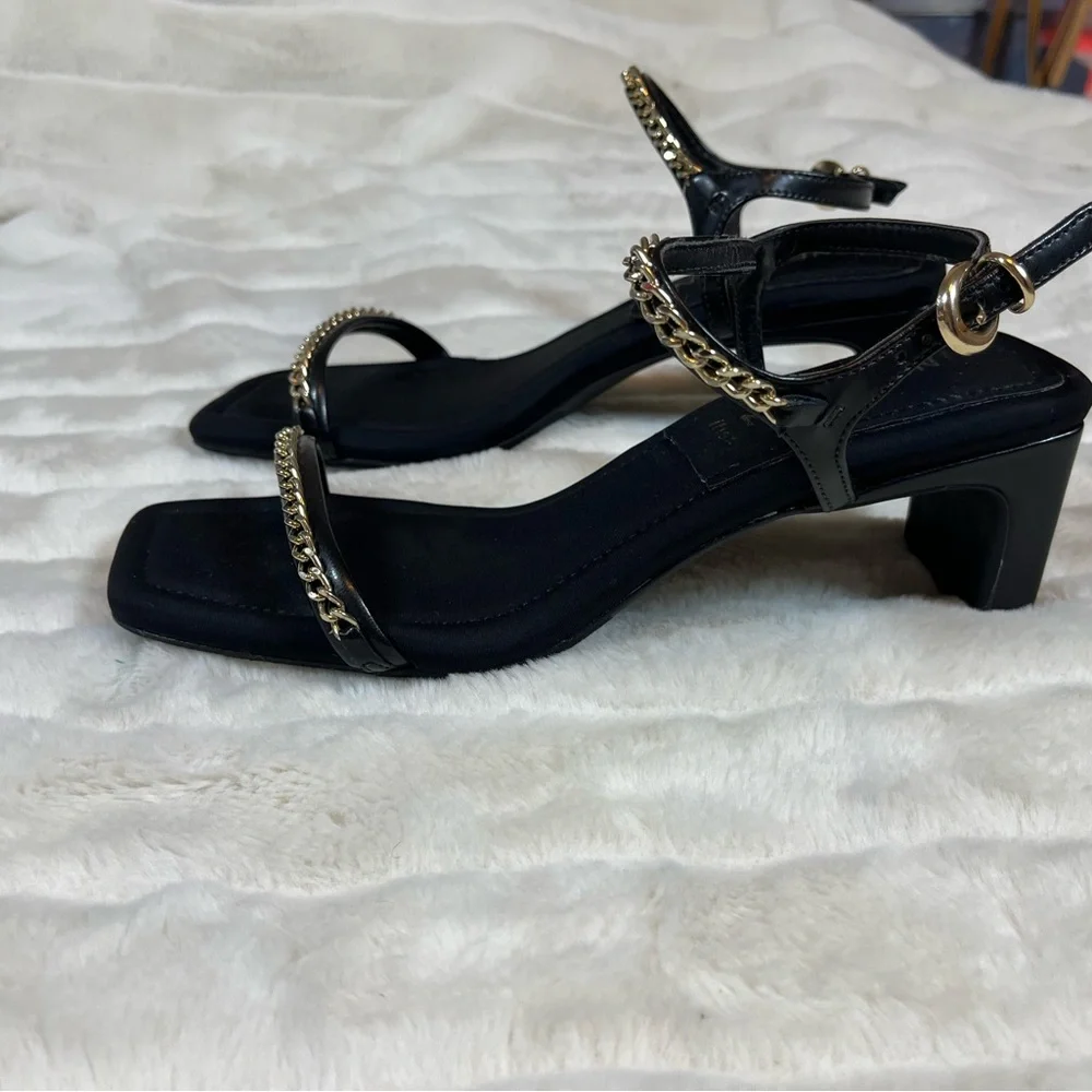 Anne Klein W9 iFlex Jelina Square Toe Summer Fall Chain Accent Black Gold Heels